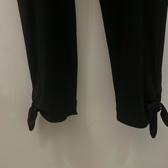 Joseph Ribkoff Pants Joggers NWT Bow Detail at Hem Black Size 4 Side Pockets - Picture 6 of 11
